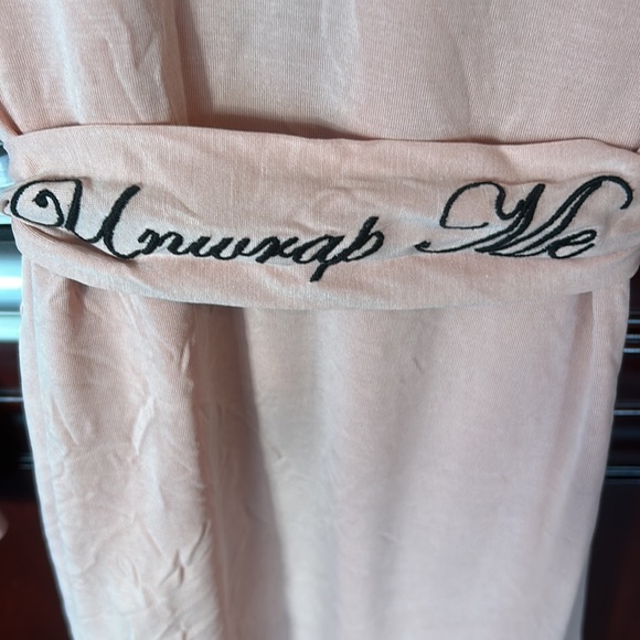 WILDFOX unwrap me pink/peach robe size small - Picture 6 of 6